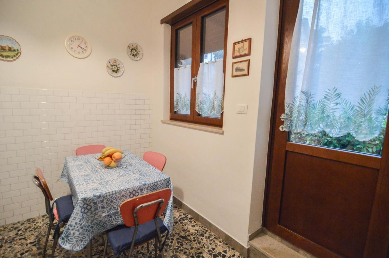 מונפלקונה Casa Vacanze Nonno Asterio מראה חיצוני תמונה